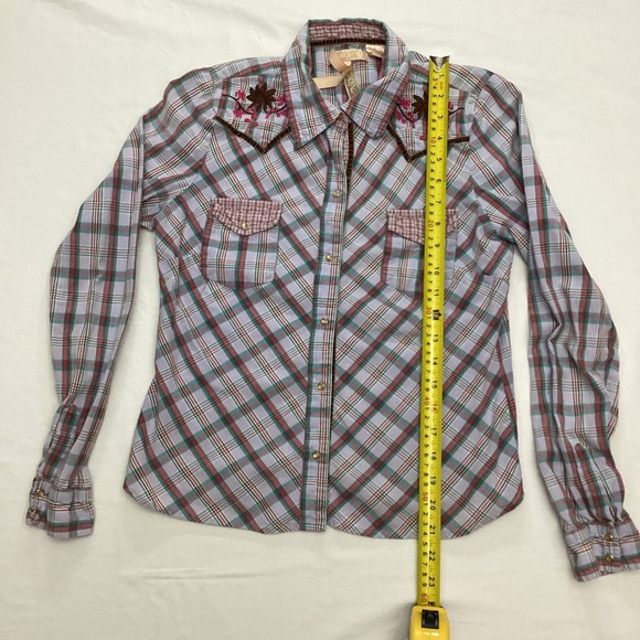 Andaze Co. Womens Western Plaid Shirt Embroidered Floral Accents Medium - Picture 5 of 7